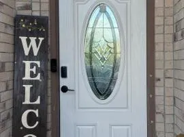 Charming 3-Bedroom Retreat in Prime Neighborhood