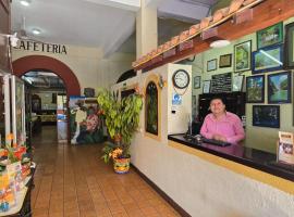 Hotel Riviera，位于巴耶斯城的酒店