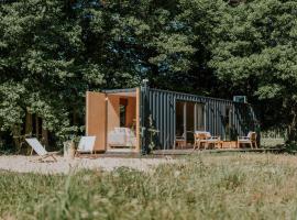 Łąka MOO agroturystyka nad jeziorem, jacuzzi，位于Lgiń的酒店