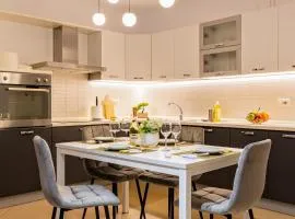 Fructus Plaza ULTRACENTRAL - DeLuxe Apartment PLUS FREE Parking