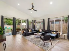 White Dove Pool House- Modern Luxury 4BR Home Near Lake Travis wPOOL