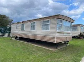 Cosy 4 Berth Caravan Nearby Scratby Beach, Norfolk Ref 43045G