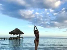 Rising Moon Villa - 3-Bedroom Beachfront w Pool