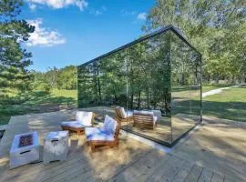 Mirror Cabin & Sauna In A Forest