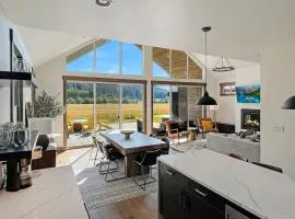 Suncadia Resort Luxury Home Next to Nelson Farm