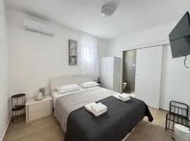 Flowers Apartments Pula, city center 2