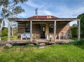 Scribbly Gum Cottage -Rustic Picturesque Romantic
