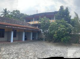 Udi Inn by Secoms，位于Girijati的酒店