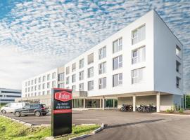 Aiden by Best Western Stadtgut Hotel Steyr - FREE PARKING，位于施泰尔的带停车场的酒店