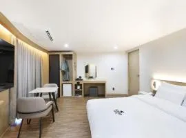 Hound Hotel Jeonju Joonghwasan