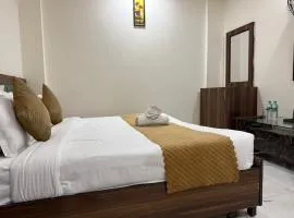 Hotel savera house