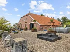 Hunting Lodge