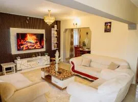 Great Hornbill Holiday Home