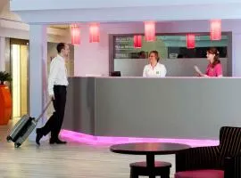 默伦宜必思尚品酒店
