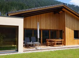 Seeblick Chalet Weissensee Kärnten，位于魏森湖的酒店