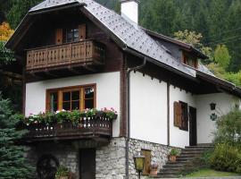 Seewiesen Hütte Weissensee Kärnten，位于魏森湖的酒店