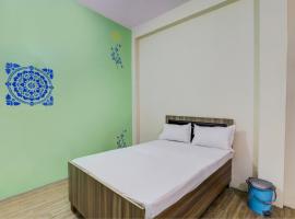 OYO Krishna Restaurant And Guest House，位于戈勒克布尔的酒店