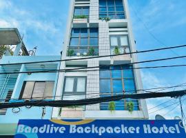 Bandlive Backpacker Hostel，位于胡志明市的酒店