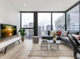 SPARKLING NEW 2 BEDROOMS 2 BATHROOMS - COLLINS HOUSE