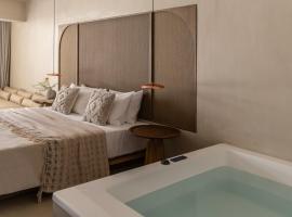 Elea Luxury suites，位于卡尔扎迈纳的带热水浴缸的酒店