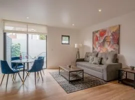 Heart of Mexico CityCozy Condo w Balcony & WiFi