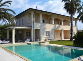 Villa Ginevra - Luxury Villa，位于马尔米堡的酒店
