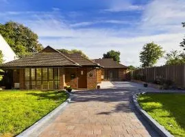 Private Five Bedroom Bungalow in Chertsey