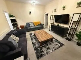 Oswaldtwistle Spacious 3 Bedroom Two Bath