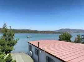 Sea View Getaway 2BR Flat Walk to Shorelin
