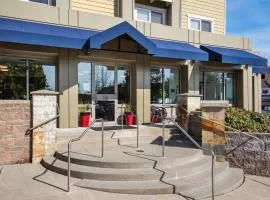 Marshall Suites Bainbridge Island, SureStay Collection by BW