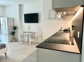 Golden Suite - Stylish and with FREE Parking!