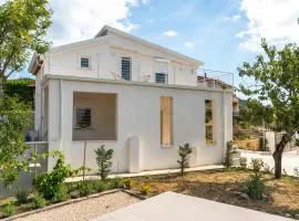 Villa Romantica con Bosco sulla Strada dei Vini