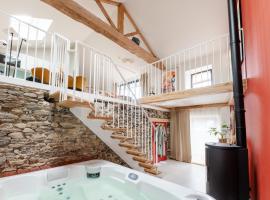 Loft d'architecte jacuzzi, cinema et filet habitation，位于Monnières的酒店