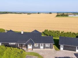 Luxury Lodge with Limfjord View - By Traum Ferienwohnungen，位于Spottrup的豪华酒店