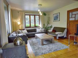 Peaceful Garden Home, Chevron，位于Chevron的酒店