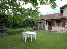 Gîte chaleureux avec cheminée, grande terrasse, jeux pour enfants et promenades à dos d'ânes - FR-1-496-283
