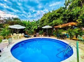 Villa Santa Casa Quinta con Piscina Privada，位于里考尔特的酒店