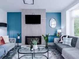 Comfortable & Spacious 3BR House with WiFi and free Parking
