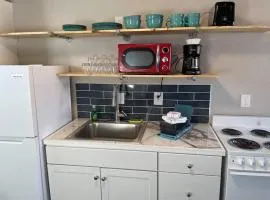 One Bedroom - Near UNM, Nob Hill and downtown