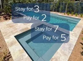 The Bay Haus - Luxury Escape so close to the Beach