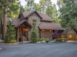 IdyllLodge Executive Retreat - 1 Acre In Town, On Creek, 3 Kings, Spa & Fireplace