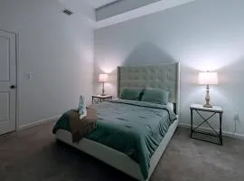 Cozy Room Near Beach & Airport - Breakfast