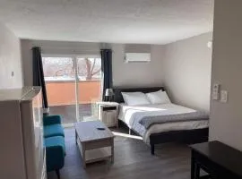 Modern Studio - Near UNM, Nob Hill and downtown