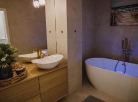 Apartamenty Łódź Agosto Sky Premium Manufaktura Parking Gratis FV，位于罗兹的酒店