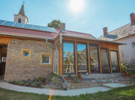 Nora Guest House - Happy Rentals，位于Nagygörbő的酒店