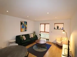 MAIDENHEAD Stylish and modern 2 bedroom apartment