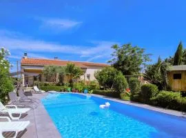 Cozy Home In Bedarrides