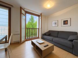 Talaimendi Apartamentuak Zarautz，位于扎鲁亚斯的酒店