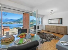 Paradiso Lake View - Happy Rentals