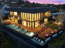 Surfside Malibu by Stay Awhile Villas